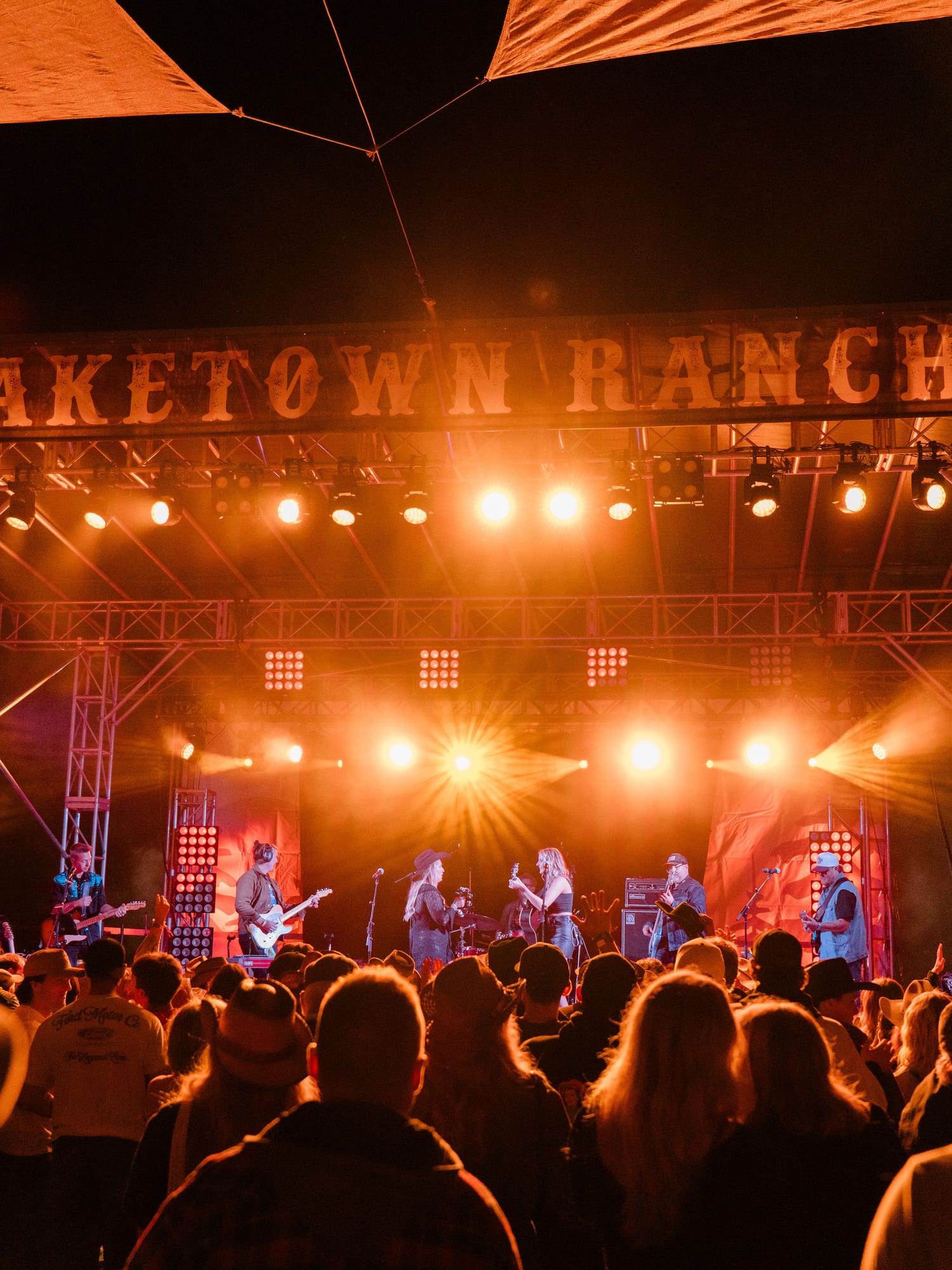 Laketown Ranch, from the crowd